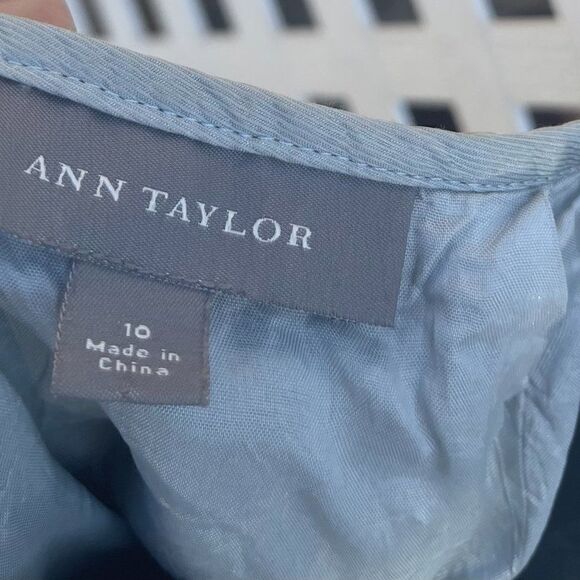 Ann Taylor - Knee Length Skirt - Size 10 - Picture 4 of 4